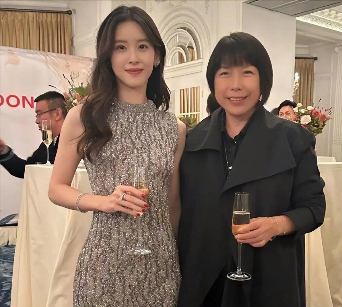 b999f3f6.webp b999f3f6.webp